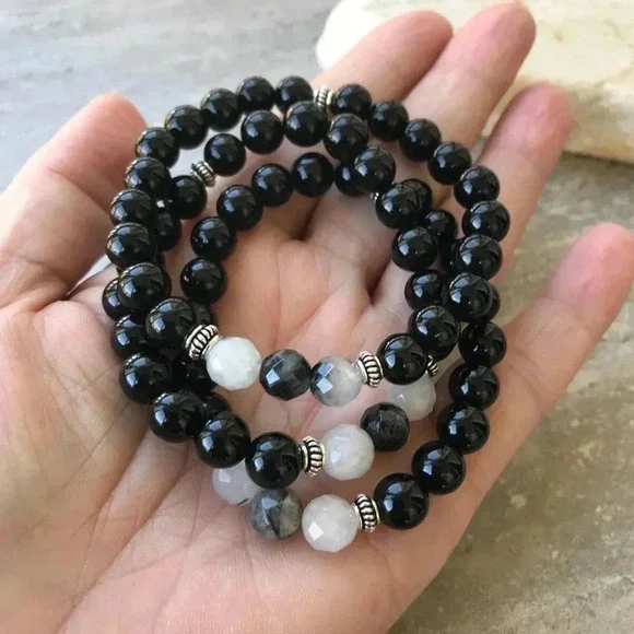 Black Bracelet, Onyx Bracelet, Tourmalinated Quartz, Black and White Bracelet - Picture 2 of 4